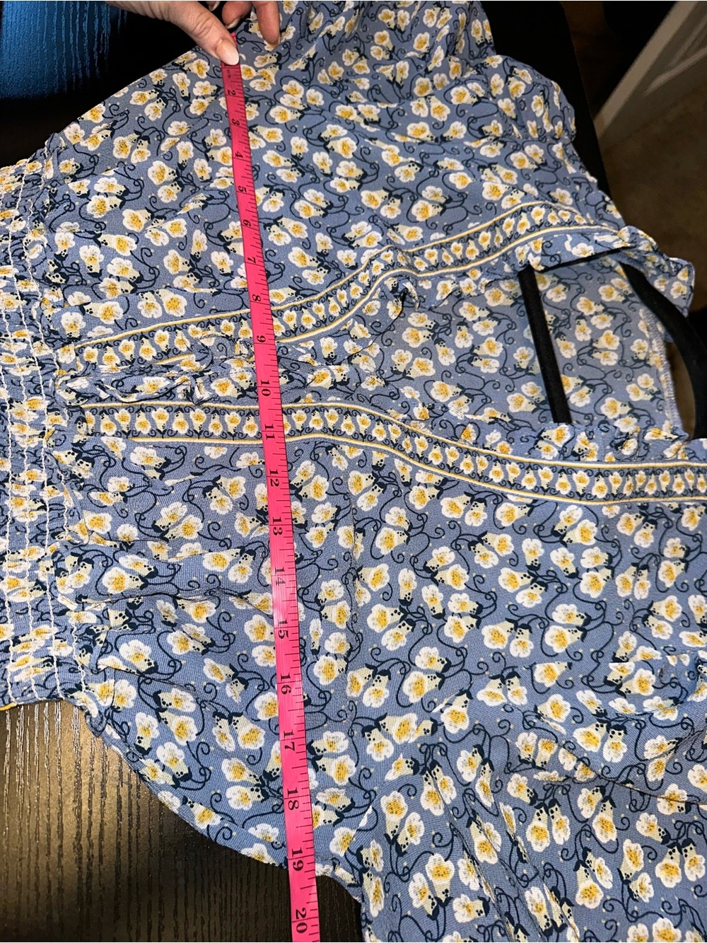 Max Studio Size Medium Women’s Blue Floral Smocked Waist Top - Picture 3 of 11